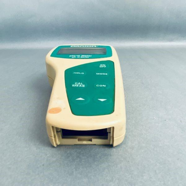 Oakton 10 Series pH Meter and Temp Meter with Probe