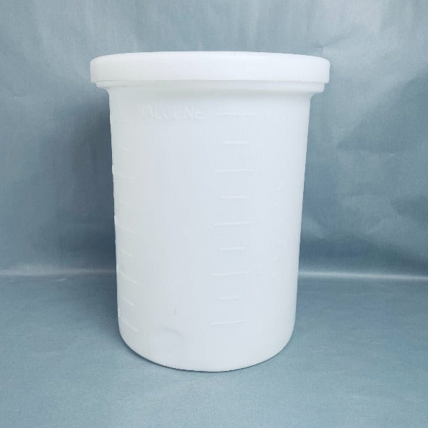 Thermo Scientific Cylindrical Tank with Cover Graduated LLDPE 18 L Capacity