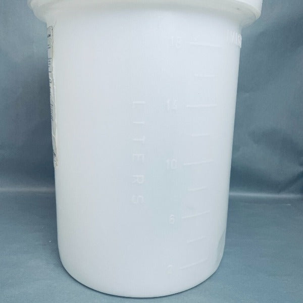 Thermo Scientific Cylindrical Tank with Cover Graduated LLDPE 18 L Capacity