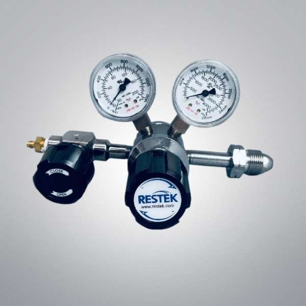 Restek Ultra High Purity Air Regulator Dual Stage Chrome Plated Brass CGA 590