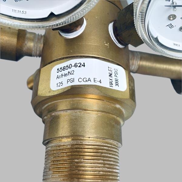 VWR High Purity Two-Stage Gas Regulator with CGA 580 Inlet