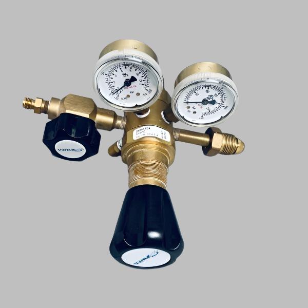 VWR High Purity Two-Stage Gas Regulator with CGA 580 Inlet