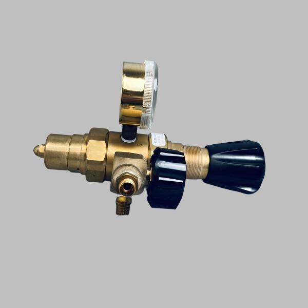 VWR High Purity Two-Stage Gas Regulator with CGA 580 Inlet