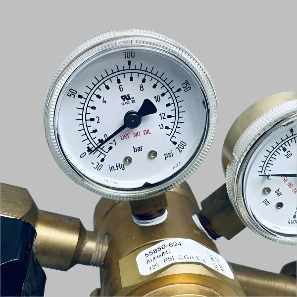 VWR High Purity Two-Stage Gas Regulator with CGA 580 Inlet