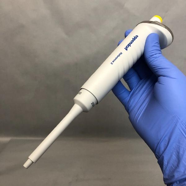 Eppendorf Reference 2 Pipette Adjustable 200 ul Single Channel