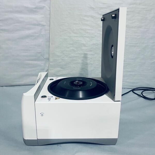 Eppendorf 5430 Centrifuge with Rotary Knob Control 120 V