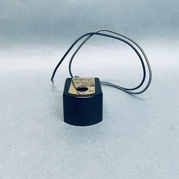 Válvula solenoide Parker con anillo dorado, 1/4 pulg. NPT, orificio de 1/8 pulg., 24 V