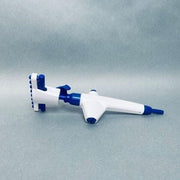 Accuris Handheld Vacuum Controller with 8 Channel Adapter 200 ul Pipette Tips Pipettors/Automatic Pipettes Accuris