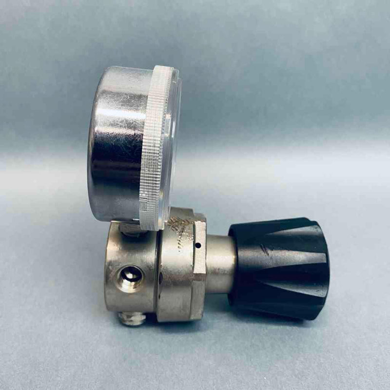 Air Products Oxygen Gas Regulator with 1 Pressure Gauge 3000 PSI Air Pressure Regulators Air Products