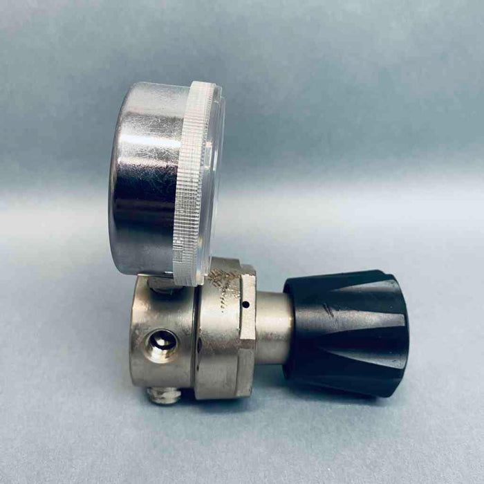 Air Products Oxygen Gas Regulator with 1 Pressure Gauge 3000 PSI Air Pressure Regulators Air Products