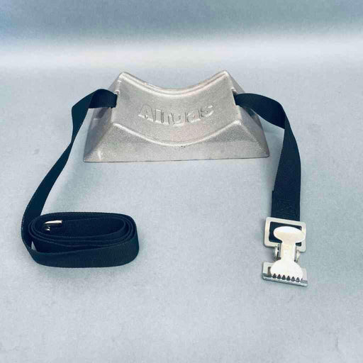 Airgas Cylinder Wall Bracket for 7 - 9 in. Diameter Cylinder with Strap Other Welding Equipment Airgas