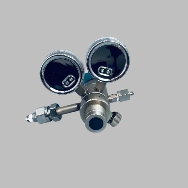 Airgas Gas Regulator Two Stage Analytical with CGA-580 Inlet Lab Equipment: Other Lab Equipment Airgas