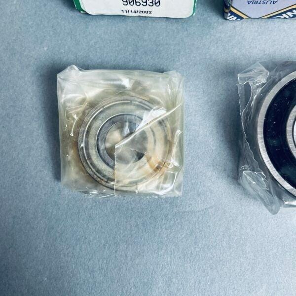 Assorted Bearings SKF, NKE, and INA Total of 6 Bearings Lab Equipment: Other Lab Equipment SKF