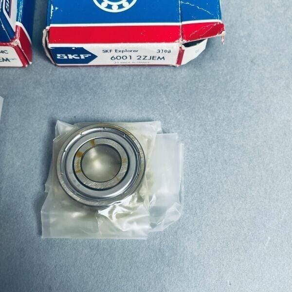 Assorted Bearings SKF, NKE, and INA Total of 6 Bearings Lab Equipment: Other Lab Equipment SKF