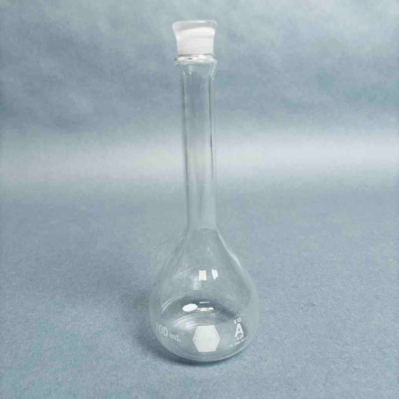 Assorted PYREX, VWR, KIMAX and EXAX Volumetric Flasks Class A 100 ml - Total of 7 Flasks Lab Flasks PYREX