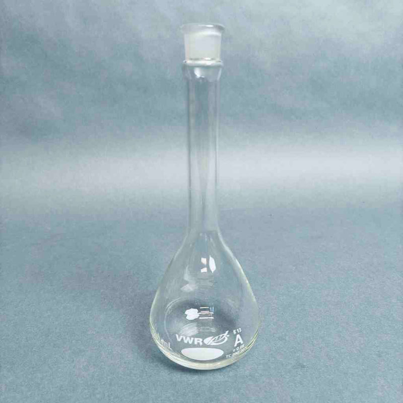 Assorted PYREX, VWR, KIMAX and EXAX Volumetric Flasks Class A 100 ml - Total of 7 Flasks Lab Flasks PYREX