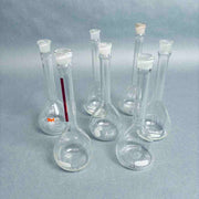 Assorted PYREX, VWR, KIMAX and EXAX Volumetric Flasks Class A 100 ml - Total of 7 Flasks Lab Flasks PYREX