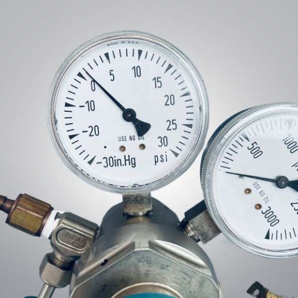 Airgas Gas Regulator Two Stage Analytical 15 PSIG Maximum Regulated Pressure