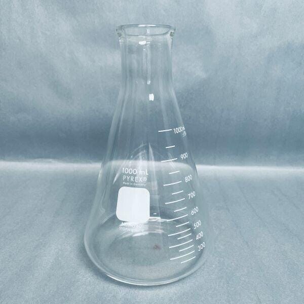 Corning Erlenmeyer Flask 1000 ml with Heavy Duty Rim Total of 4 Flasks Glassware Corning