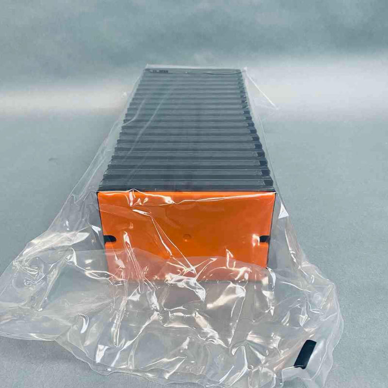 Corning Microplate 96 Well with Lid Clear Bottom PS Case of 100 Plates Petri Dishes/Culture Plates Corning