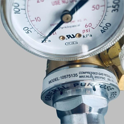 Fisherbrand Multistage Gas Regulator 60 PSI Maximum Pressure CGA 580 Inlet Lab Equipment: Other Lab Equipment Fisherbrand