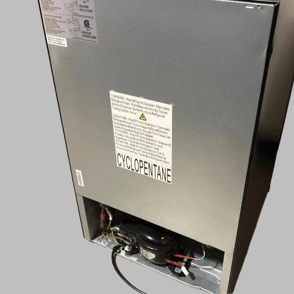 Galanz Under Counter Refrigerator 4.3 Cubic Feet Black Lab Freezers & Refrigerators Galanz