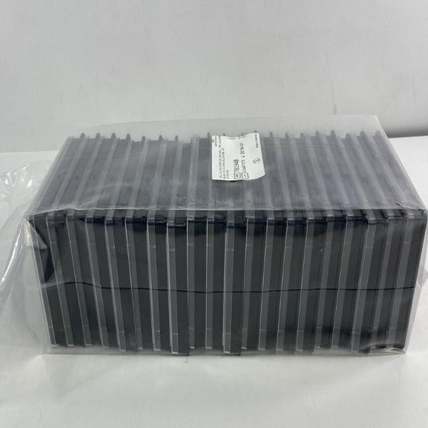 Greiner Bio-One Microplate with Lid 384 Well Sealed Total of 20 Plates Lab Consumables::Storage and Culture Plates Greiner Bio-One