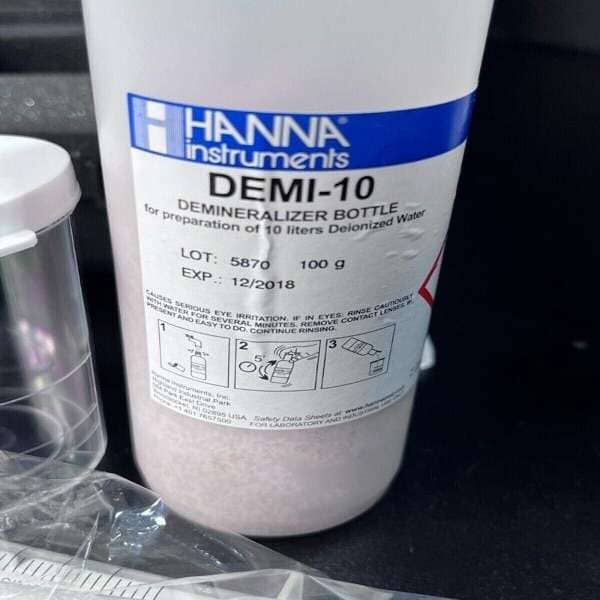 Hanna Soil Test Kit Sample Preparation Kit for HI83325 w Hard Case Lab Equipment::Other Lab Equipment Hanna