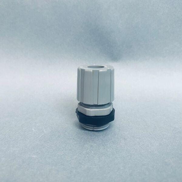 Hubbell Cord Connector 1/2 in. F1 Nylon Lot of 4 Connectors Other Fittings & Adapters Hubbell