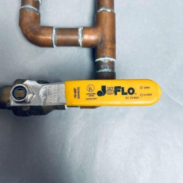 J Flo Two Way Brass Ball Valve 1/4 in. with Class VII Pressure Gauge Lab Equipment: Other Lab Equipment J Flo