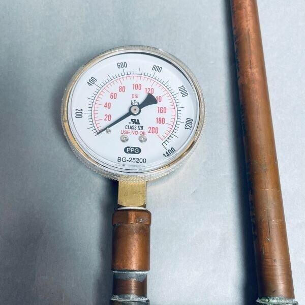 J Flo Two Way Brass Ball Valve 1/4 in. with Class VII Pressure Gauge Lab Equipment: Other Lab Equipment J Flo