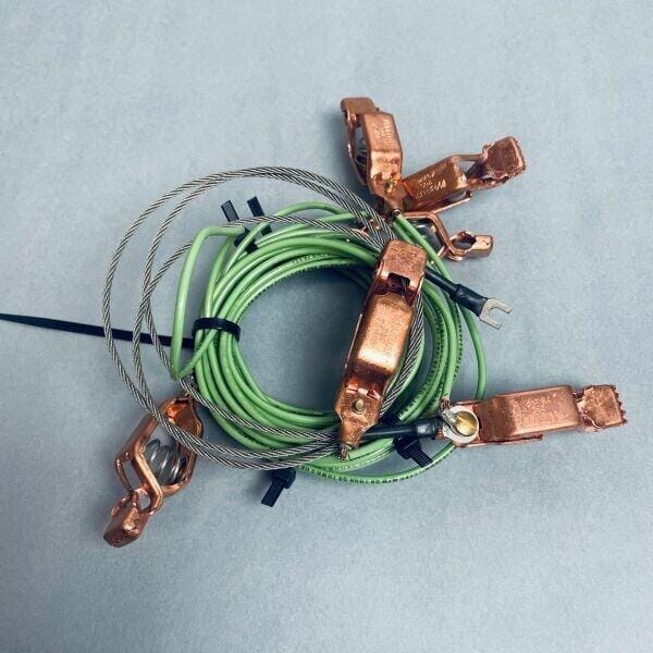 Mueller Electric Alligator Clip Copper Set of 7 Clips in Series w/ Leading Wire Lab Equipment: Other Lab Equipment Mueller Electric