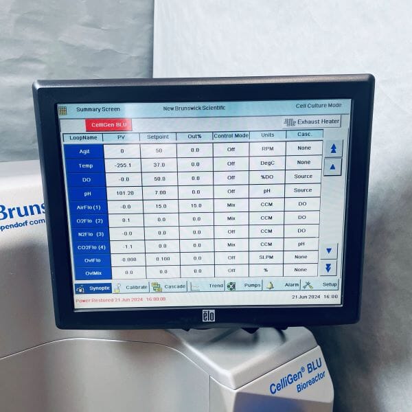 New Brunswick CelliGen BLU BioReactor Controller Lab Equipment::Bioreactors & Fermenters New Brunswick