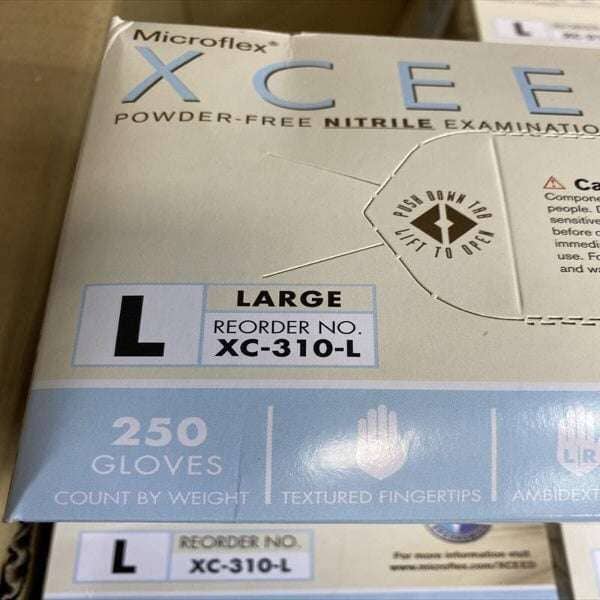 Nitrile Gloves Large Lot of 9 Boxes of 250 Gloves Each Microflex XC-310-L Other Microflex