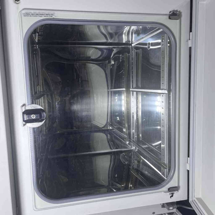 NuAire Water Jacketed CO2 Incubator Series 7 with 2 Shelves Lab Incubators Nuaire