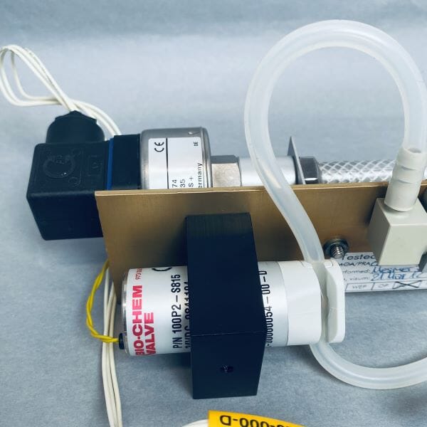 Qiagen Pressure Transmitter and Valve Assembly for BioRobot 8000 Lab Equipment::Liquid Handling Automation::Qiagen Qiagen