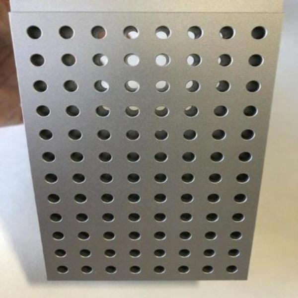 Qiagen Vacuum Filter Adapter Plate for Biorobot Lab Equipment::Liquid Handling Automation::Qiagen Qiagen
