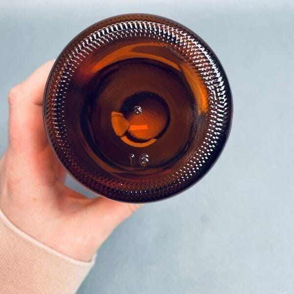 Standard Boston Round Glass Bottle Amber 16 oz with White Cap Total of 7 Bottles Jars & Reagent Bottles VWR