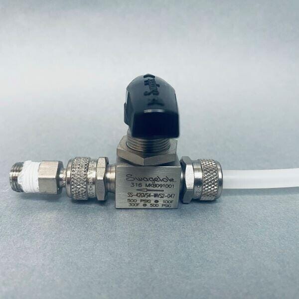 Swagelok 3 Way Ball Valve with 1/4 in. Tube Fittings and 1/4 in. MNPT Ball Valves Swagelok