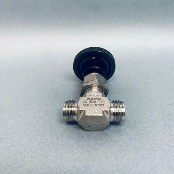 Swagelok Integral Bonnet Needle Valve 1/2 in. MNPT Stainless Steel Needle Valves Swagelok