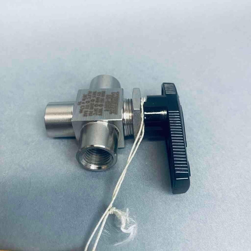 Swagelok Whitey 3-Way Valve 1/4 in. Female NPT Connections Ball Valves Swagelok
