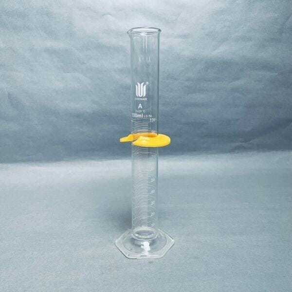 Synthware Graduated Cylinder 100 ml with Bumper Class A Total of 2 Cylinders Graduated Cylinders Synthware