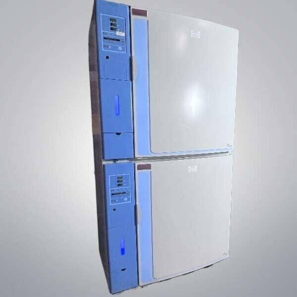 Thermo Scientific 3310 Forma Steri-Cult CO2 Incubators Stacked Lab Equipment: Other Lab Equipment Thermo Scientific