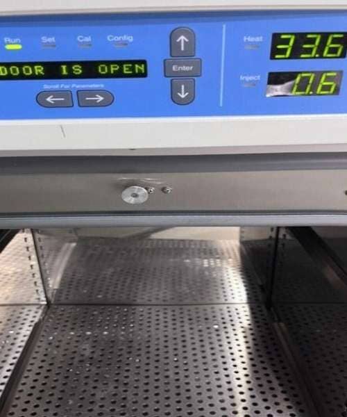 Thermo Scientific 370 CO2 Lab Incubator Heratherm with Warranty Lab Equipment::Other Lab Equipment Thermo Scientific