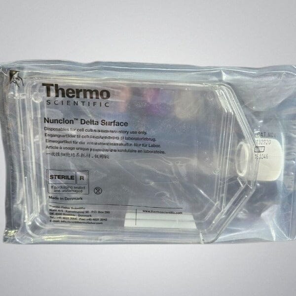 Thermo Scientific Culture Flask with Filter Cap 500 cm2 Case of 32 Flasks Lab Consumables::Tubes, Vials, and Flasks Thermo Scientific