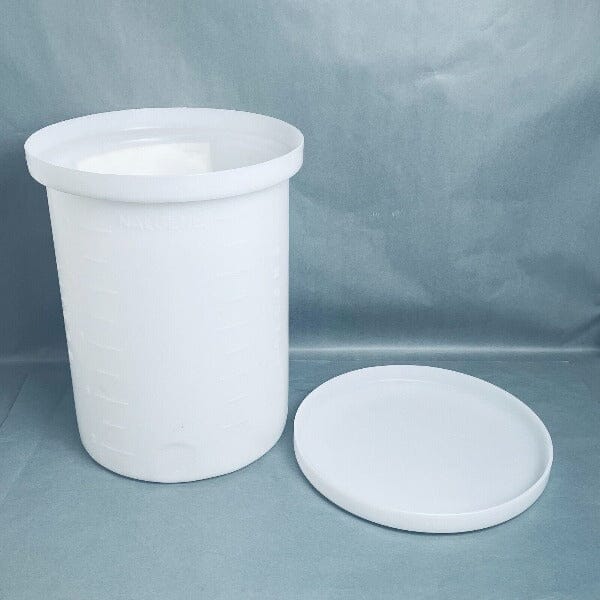 Thermo Scientific Cylindrical Tank with Cover Graduated LLDPE 18 L Capacity Lab Consumables::Reagent and Storage Bottles Thermo Scientific