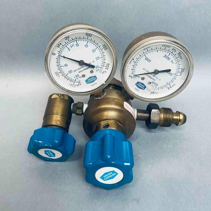 Union Carbide Gas Pressure Regulator Brass with Gauges Air Pressure Regulators Union Carbide