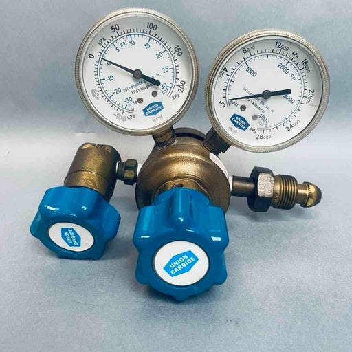 Union Carbide Gas Pressure Regulator Brass with Gauges Air Pressure Regulators Union Carbide