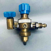 Union Carbide Gas Pressure Regulator Brass with Gauges Air Pressure Regulators Union Carbide