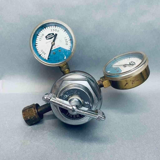 Union Carbide Purox Two Stage Gas Regulator for Inert Gas Air Pressure Regulators Union Carbide